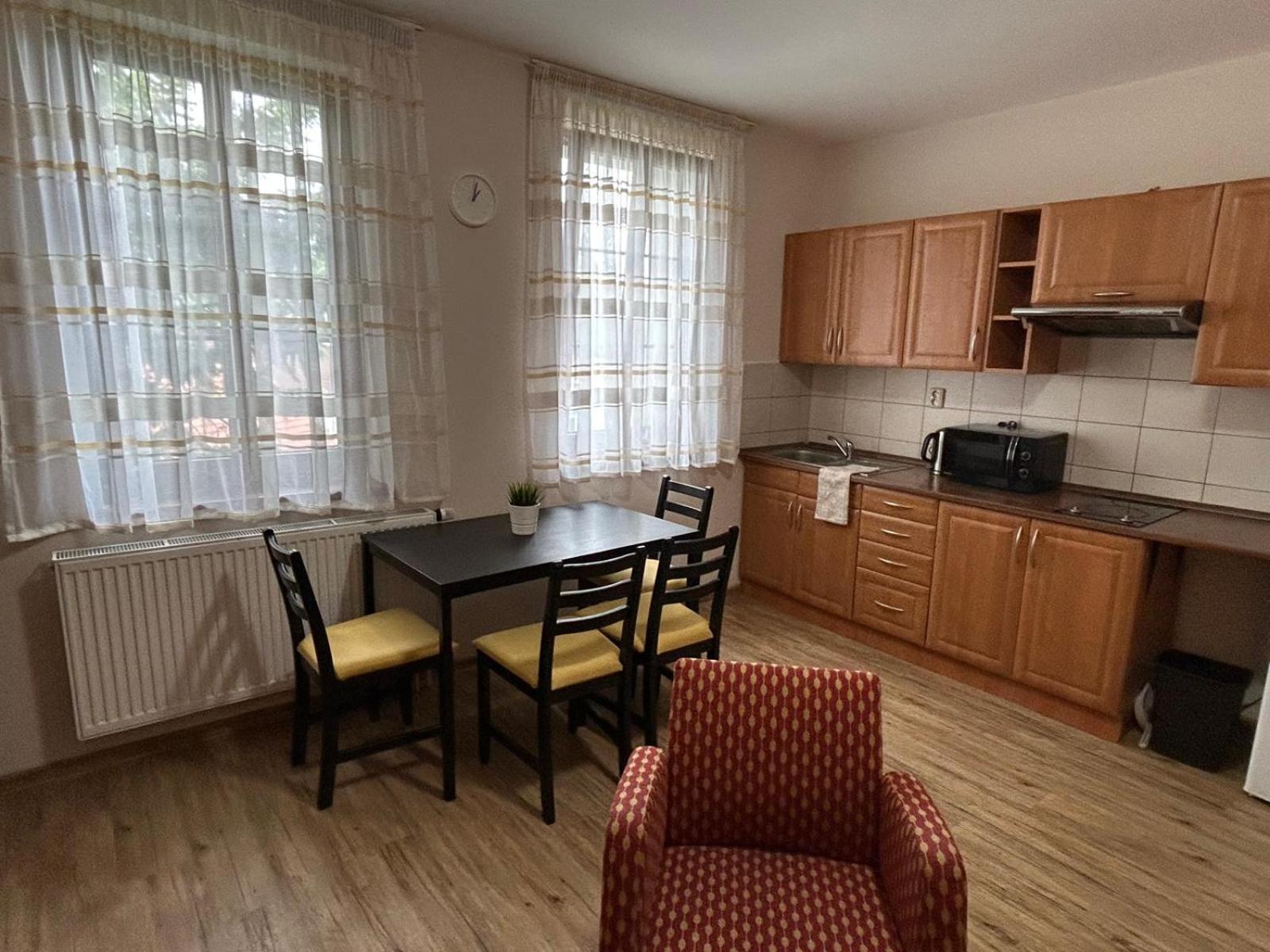 Penzion V Zatacce Plzen Luaran gambar