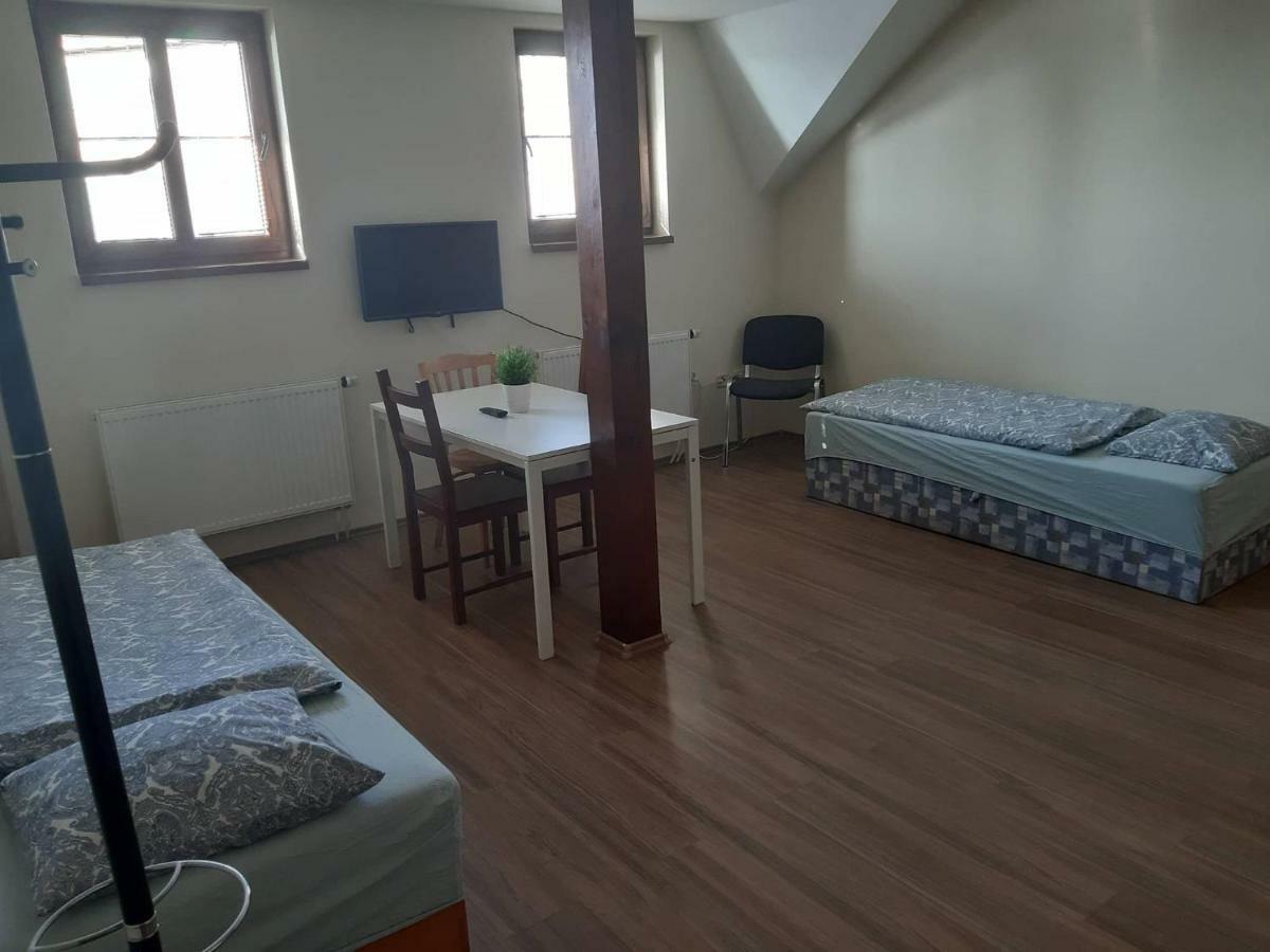 Penzion V Zatacce Plzen Luaran gambar